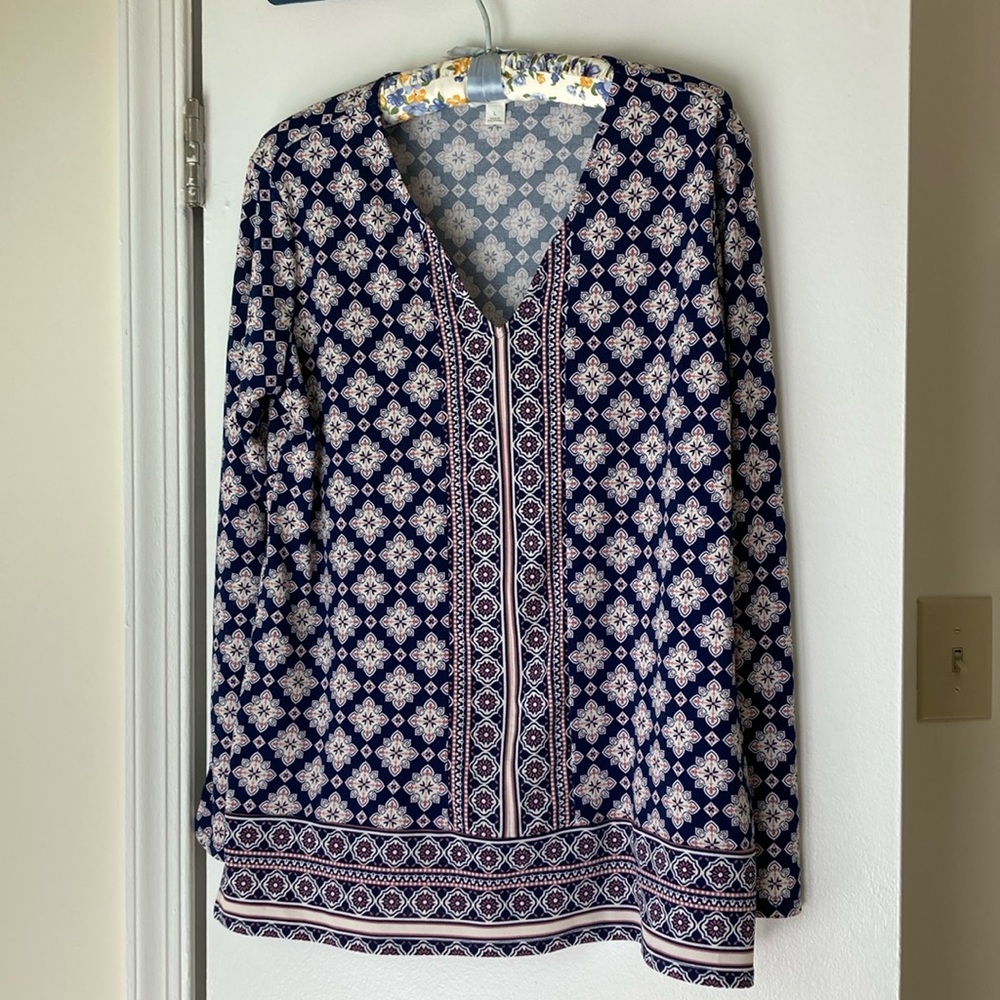 LAST CALL Magnolia Grace v-neck tunic